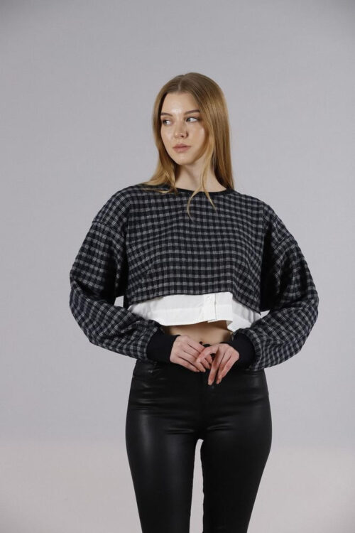 Women's short blouse front view